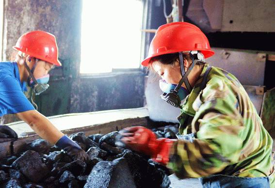 柴里煤礦 從“賣煤炭”到“賣服務(wù)”的戰(zhàn)略轉(zhuǎn)型，驅(qū)動商品煤銷售連創(chuàng)新高